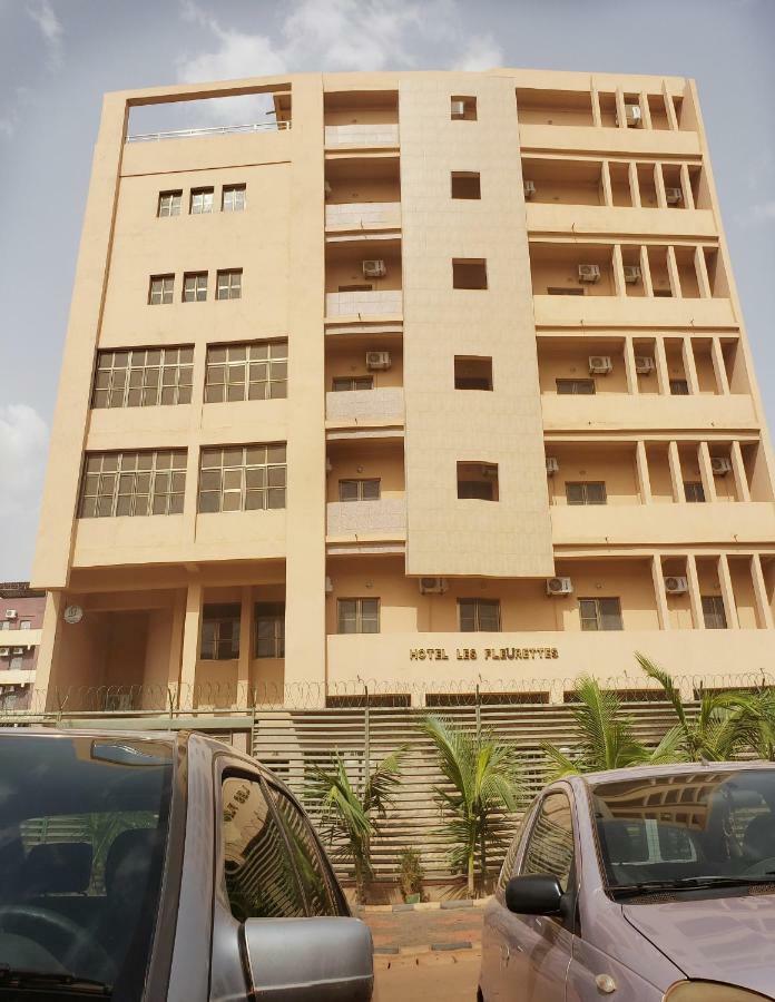 Hotel Les Fleurettes Ouagadougou Exterior photo